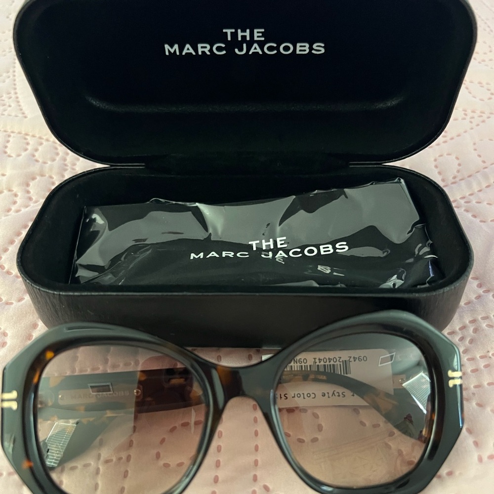 Marc Jacobs Black Oversized Sunglasses